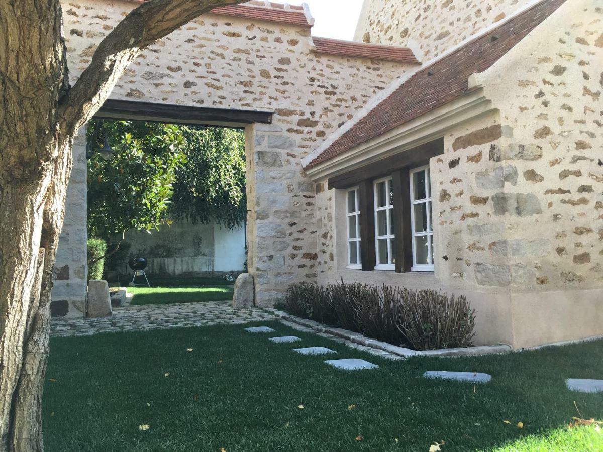 La Maison D'Emilie - Chambres D'Hotes Chaumes-en-Brie Esterno foto